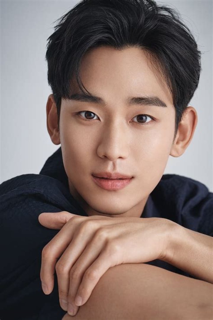 KPop Kim Soo Hyun & Ahn So Hee Rumoured To Be Dating; Agency Denies