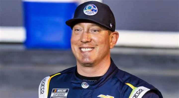 Kyle Busch Gives Fans BehindtheScenes View of NASCAR Awards Ceremony