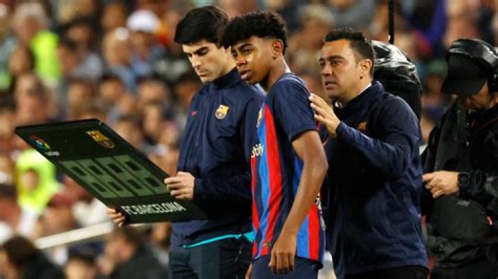 Lamine Yamal con hist&oacute;rico debut en el FC Barcelona