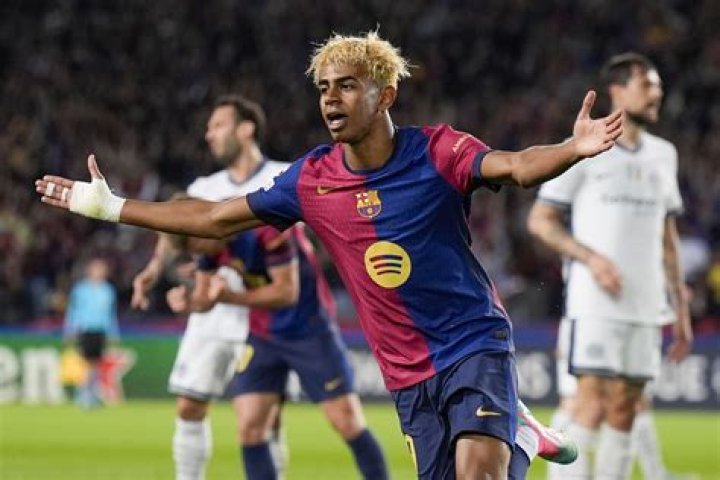 Lamine Yamal, el jugador más joven en 117 años que marca con una