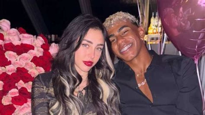 Lamine Yamal goes public with his girlfriend, with photos that cause a