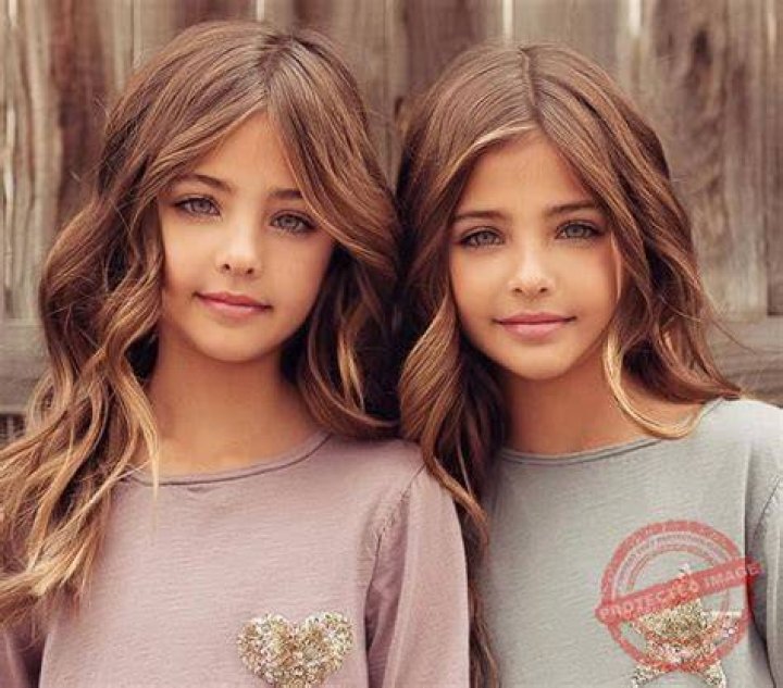 Leah and Ava Clements Bio, Age, Dad’s illness, Mom, School, Modelling