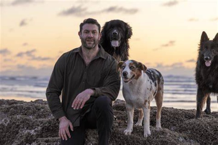 Lee Asher's Girlfriend Is a Keeper; Here's Why