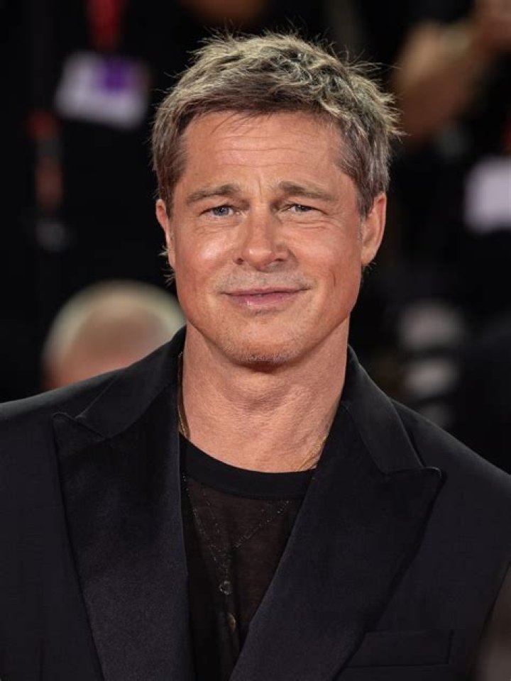 L’anniversaire romantique de Brad Pitt avec Inès de Ramon, sa petite