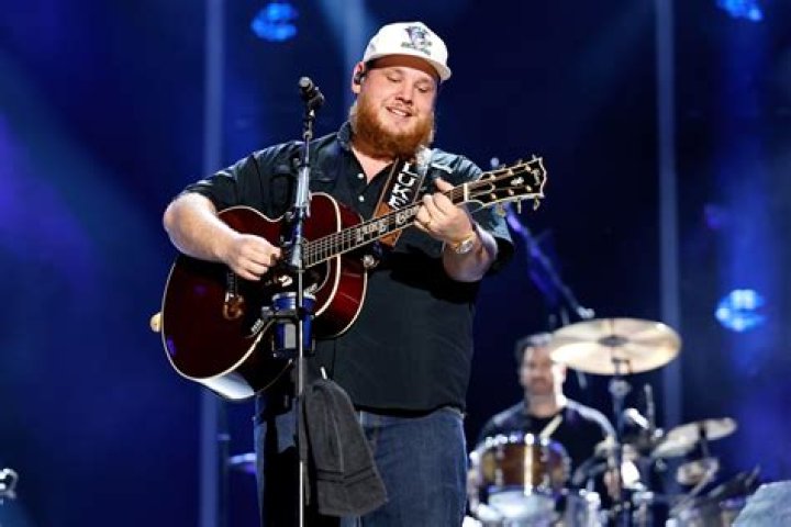 Luke Combs Announces New 2024 U.S. Tour Dates &mdash;How To Get Presale Code