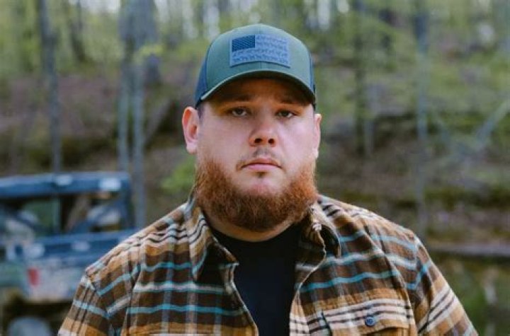 Luke Combs Opens Up About New Stage of Life in “Gettin’ Old” Album