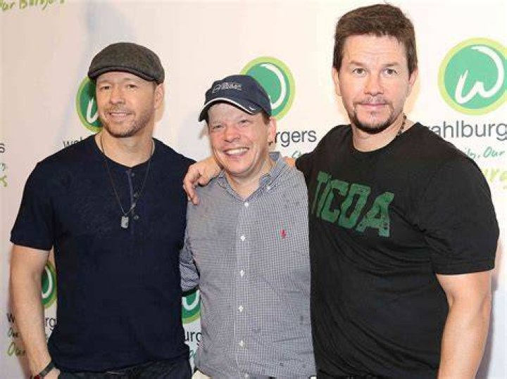 Mark, Donnie, Paul, and Jim Wahlberg Celebrities With Their Siblings