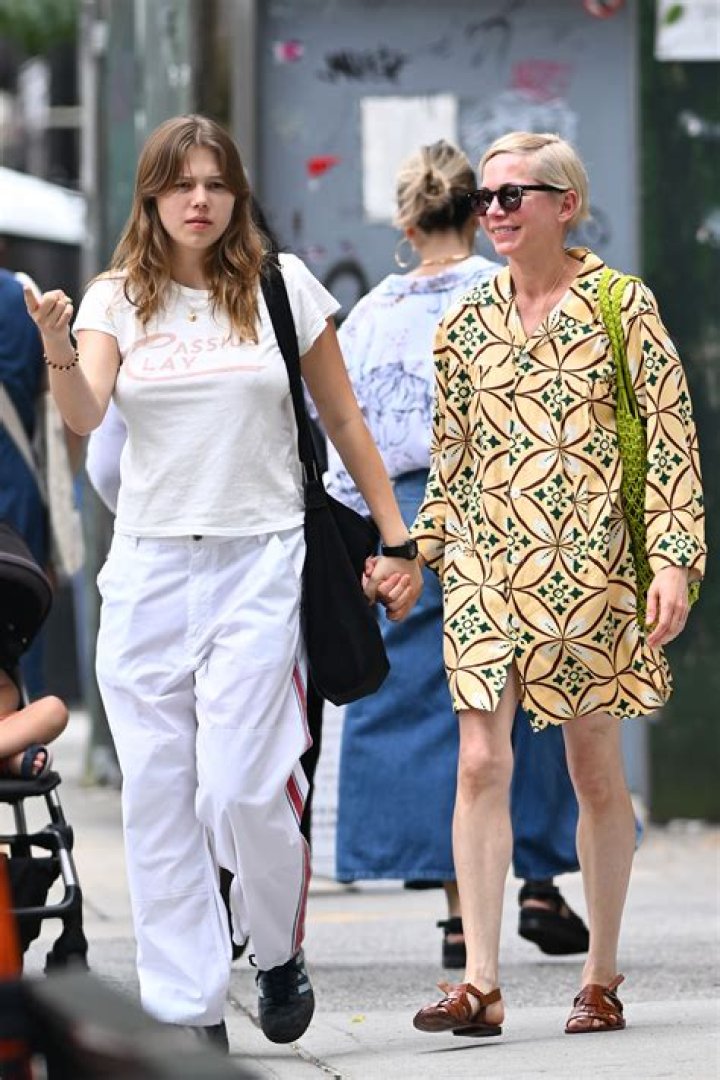 Matilda Ledger See Heath Ledger & Michelle Williams’ Daughter
