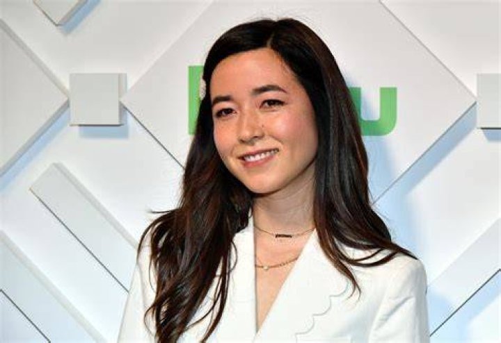 Maya Erskine Talks Pen15, &rsquo;90s Boy Bands, and More Coveteur