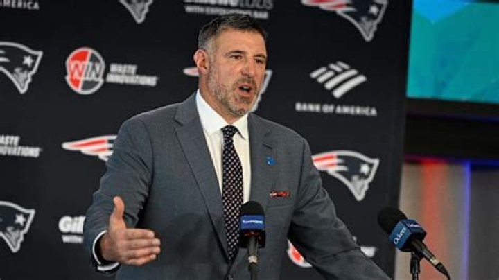 Mike Vrabel proves he's a handson head coach on first day of Titans
