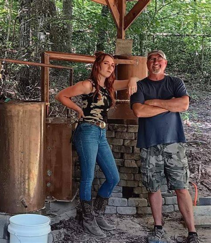 Moonshiners Who Is Amanda Bryant? Her Bio, Age, Husband, Net Worth
