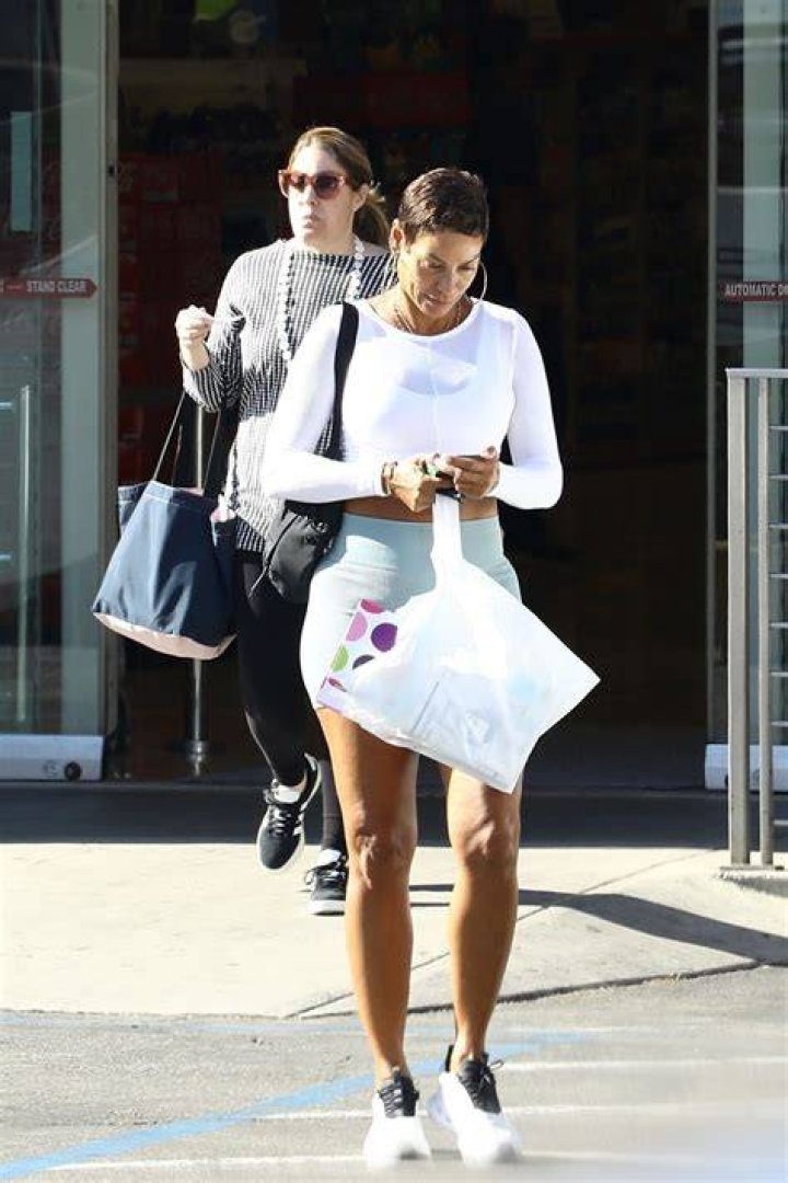 Nicole Murphy Shopping in Beverly Hills