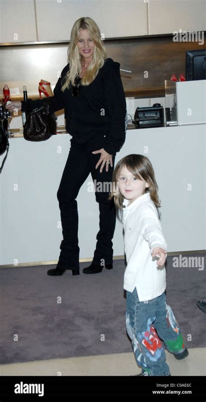 Nicollette Sheridan Children Angelo Pagan Dwts Contestant Leah Remini