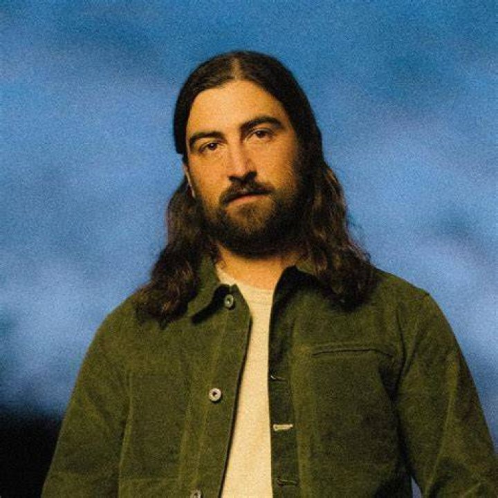 Noah Kahan albums, chansons, playlists À écouter sur Deezer