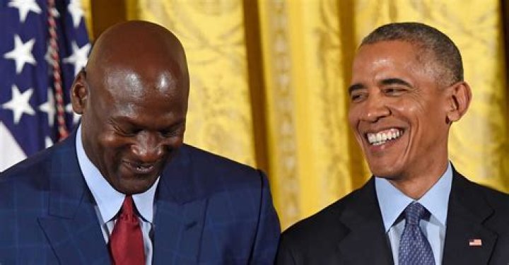 Obama Meets Basketball Legend Michael Robinson