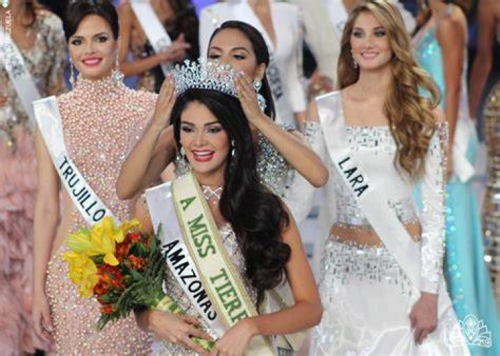 Pageant TV Channel Andrea Carolina Rosales is Miss Venezuela Earth 2015