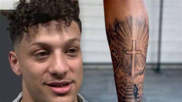 Patrick Mahomes unveils tattoo of his baby's hands on his calves