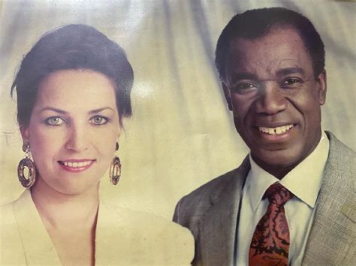Peggy Cabral, Jones y Contreras analizan las dimensiones históricas de