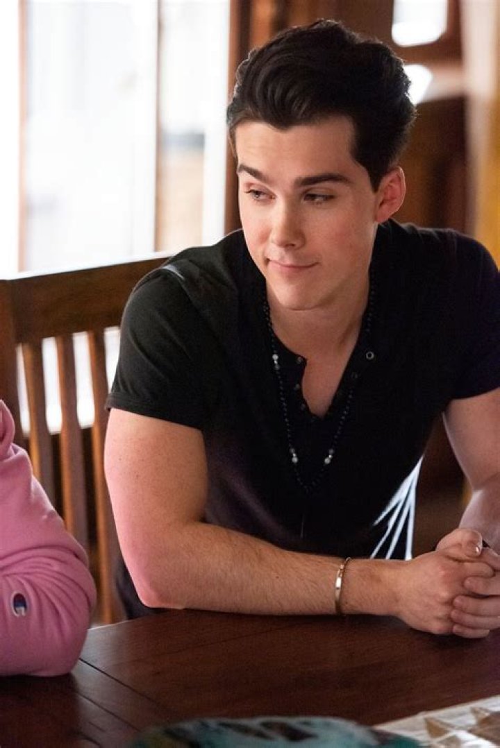 Photo de Jeremy Shada Julie and the Phantoms Photo Jeremy Shada