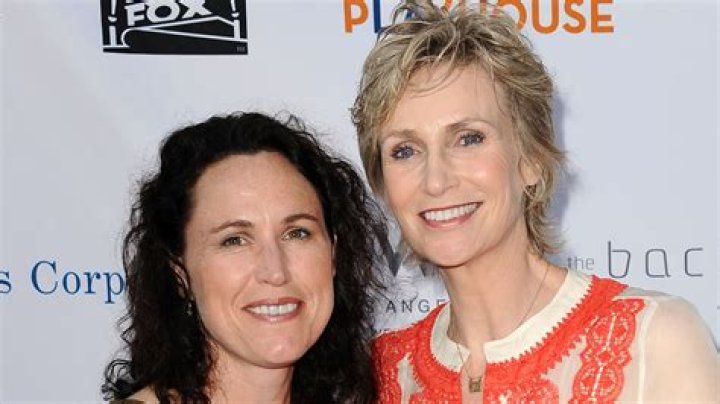Photo Jane Lynch and Jennifer Cheyne attend the Creative Arts Emmy