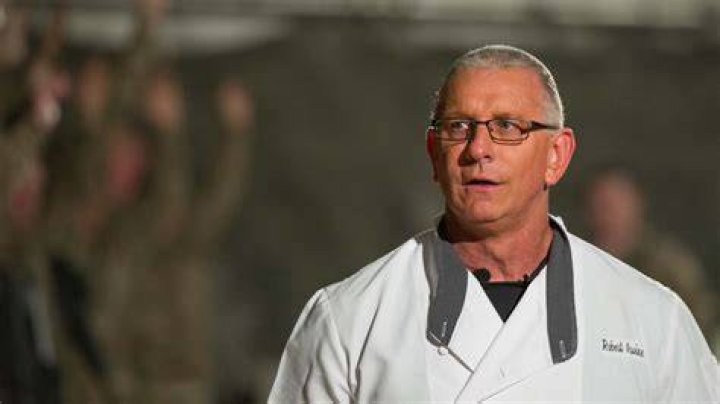 Robert Irvine Robert irvine, Food network chefs, Chef robert