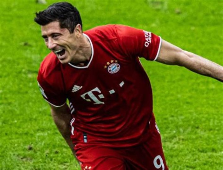 Robert Lewandowski Steckbrief > Biografie > Lebenslauf > Dokumentation