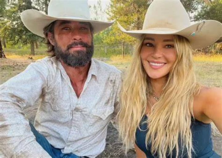 Ryan Bingham 2024 Girlfriend, net worth, tattoos, smoking & body facts