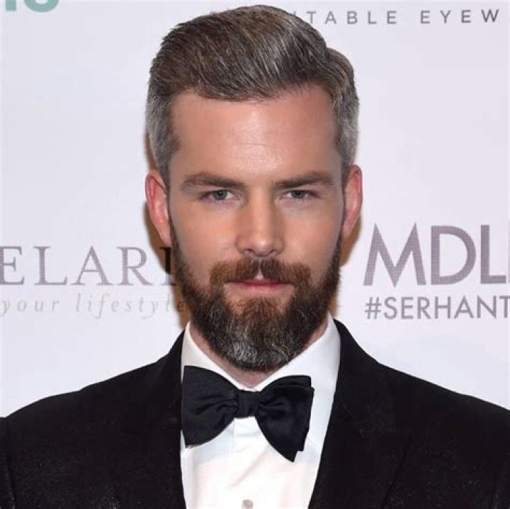 Ryan Serhant Bio, Age, Wife, Book, Baby, Net Worth, Instagram