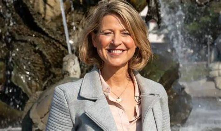 Samantha Brown Biography, Height & Life Story Super Stars Bio