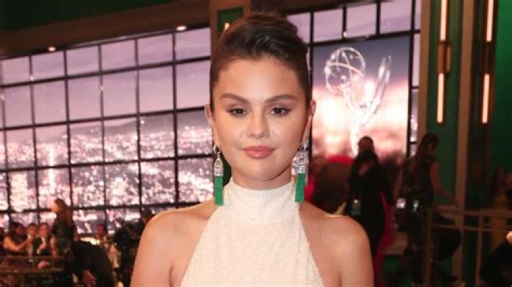 Selena Gomez Addressed Her Wardrobe Malfunction at the 2022 Emmys &lsquo;A