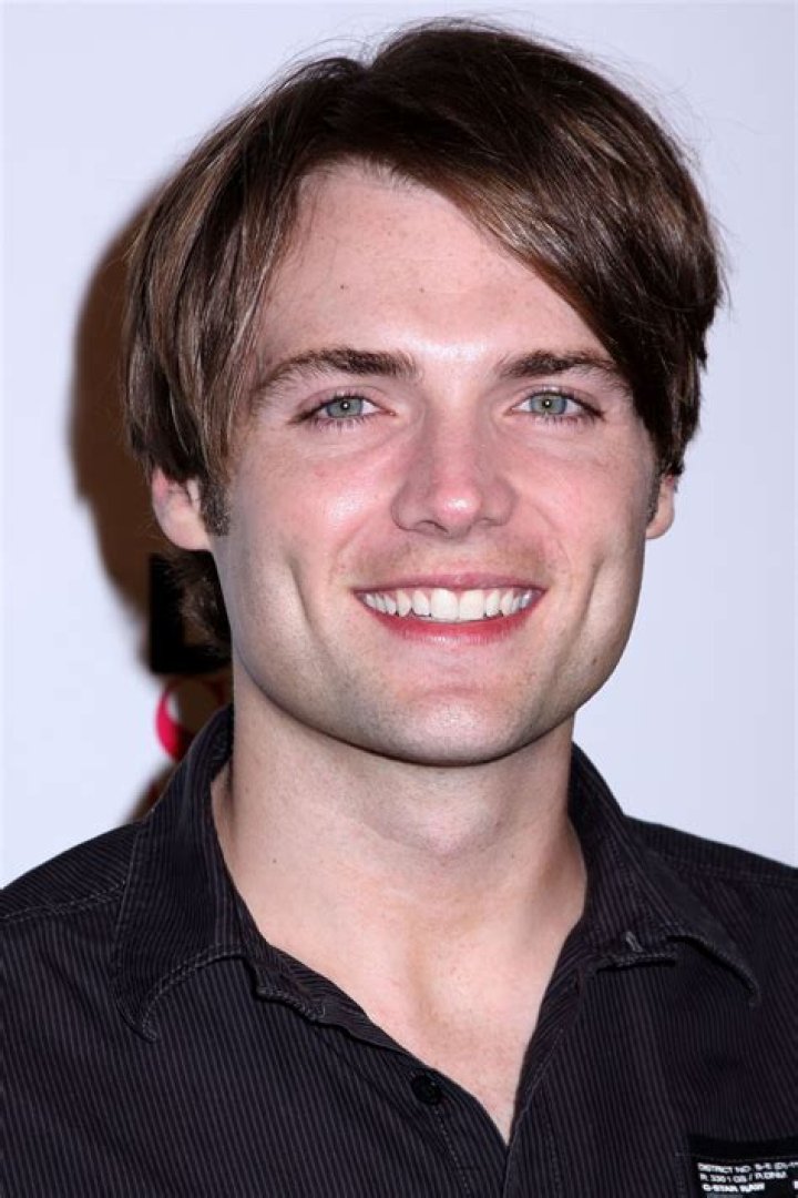 Seth Gabel Pledges His 'Allegiance' Front Row Features