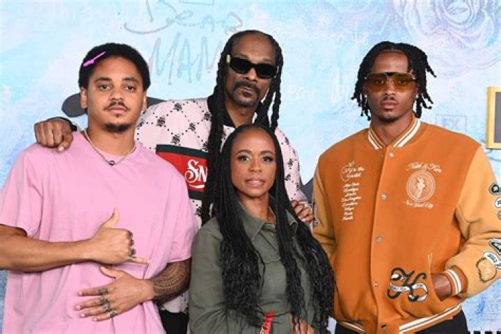 Snoop Dogg’s Family How Many Kids He Has With Wife Shante Broadus