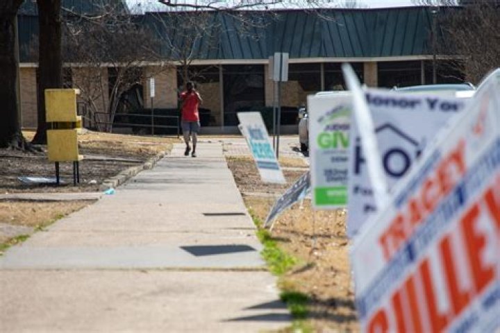South Dallas voters look for change in the race to replace Eddie