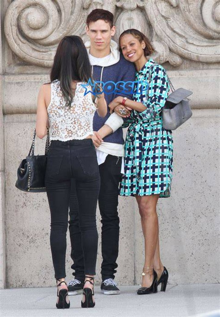 Stacey Dash Brings Her Son To Church Services For Easter Bossip