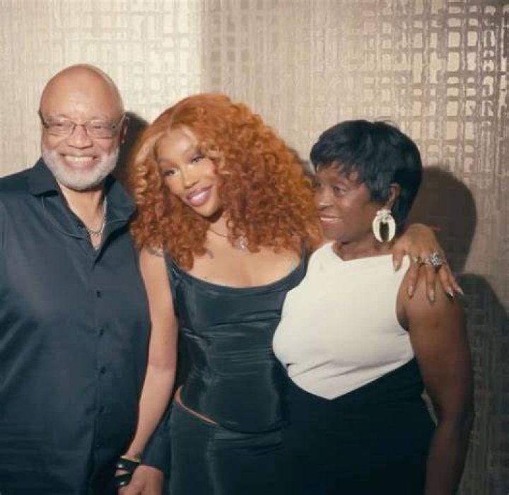 SZA Relationship with Parents and Grandmother Norma MandalaYogaSpa
