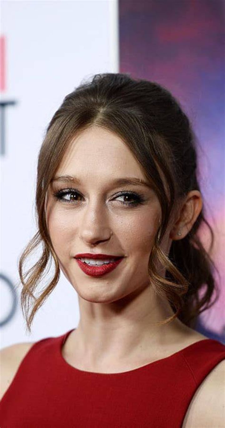 Taissa Farmiga Biography Facts, Childhood, Family Life & Achievements