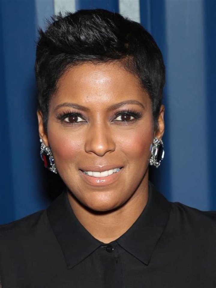 Tamron Hall gasps at the sight of an old school photo but we love it
