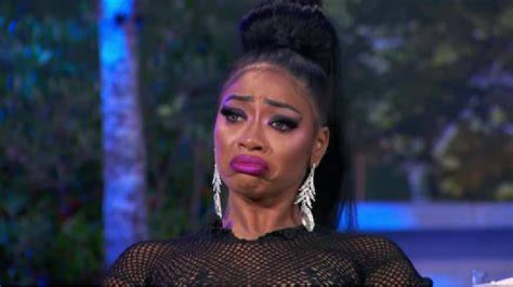 Tommie Lee apologizes, vows to get treatment, after attending court drunk