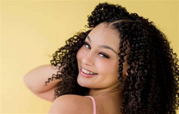 Veondre Mitchell's bio age, height, parents, net worth, boyfriend