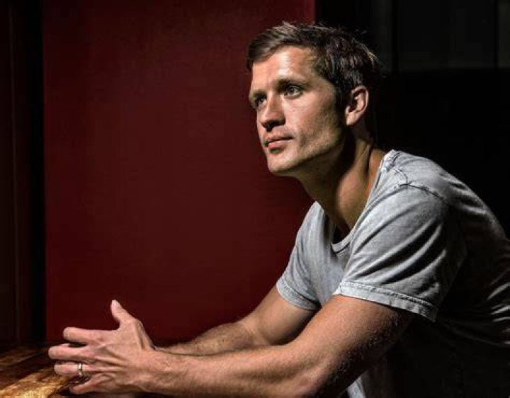 Walker Hayes isn’t afraid to sing about struggling, and it’s making him