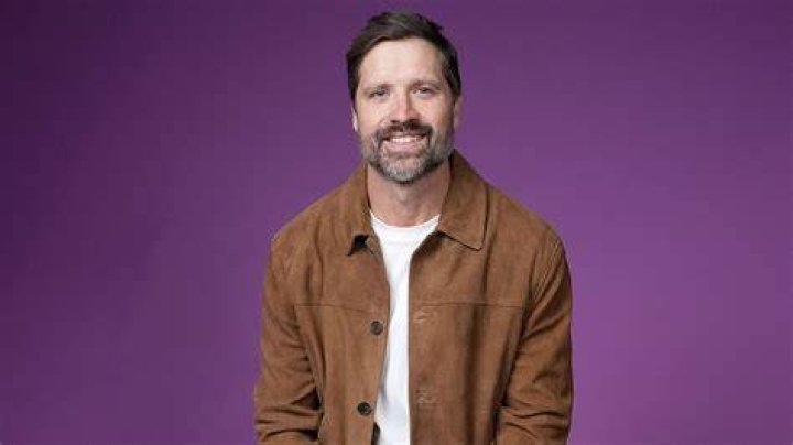Walker Hayes Revists '90's Country' in New Single Sounds Like Nashville