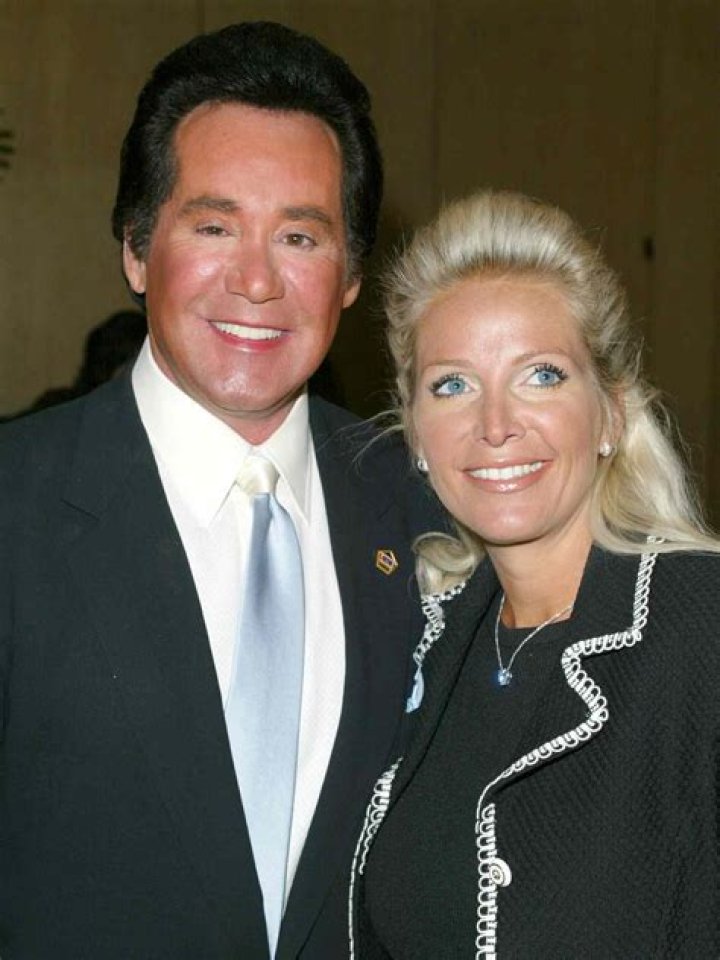 Wayne Newton&rsquo;s Wife Kathleen McCrone Job, Marriage, Kids Closer Weekly