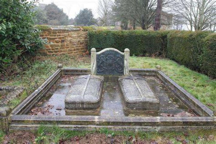 Where Is Princess Diana Grave