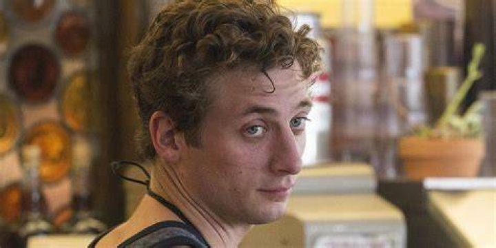 Why Shameless Made Jeremy Allen White Stop Feeling Like An Actor